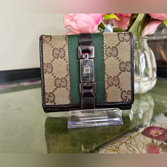 Gucci Beige & Green Wallet – Sleek Compact Bifold, No Sticky Interior - Picture 1 of 13